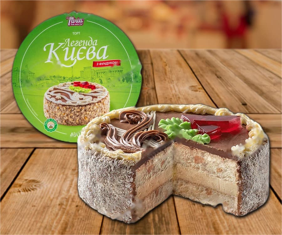 Torta a strati con nocciole, surgelata