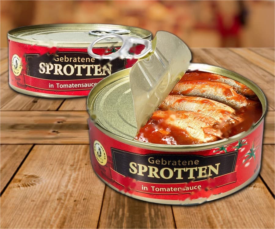 Spratti fritti (lat. Sprattus sprattus) in salsa di pomodoro