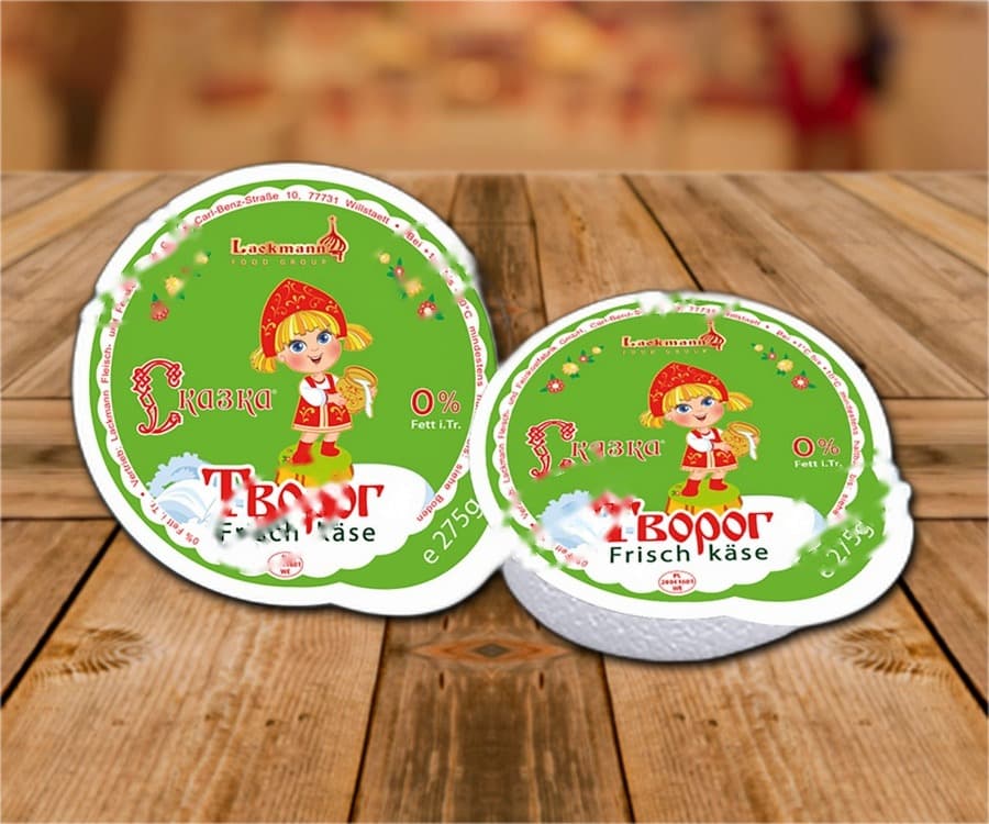 Formaggio fresco fatto in casa 0% di grassi sulla sostanza secca (FDM), granuloso
