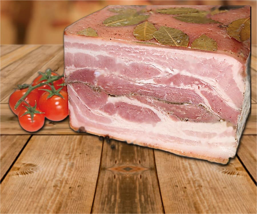 Pancetta di maiale "Solonitsa s lavruschkoj" piccante, con alloro
