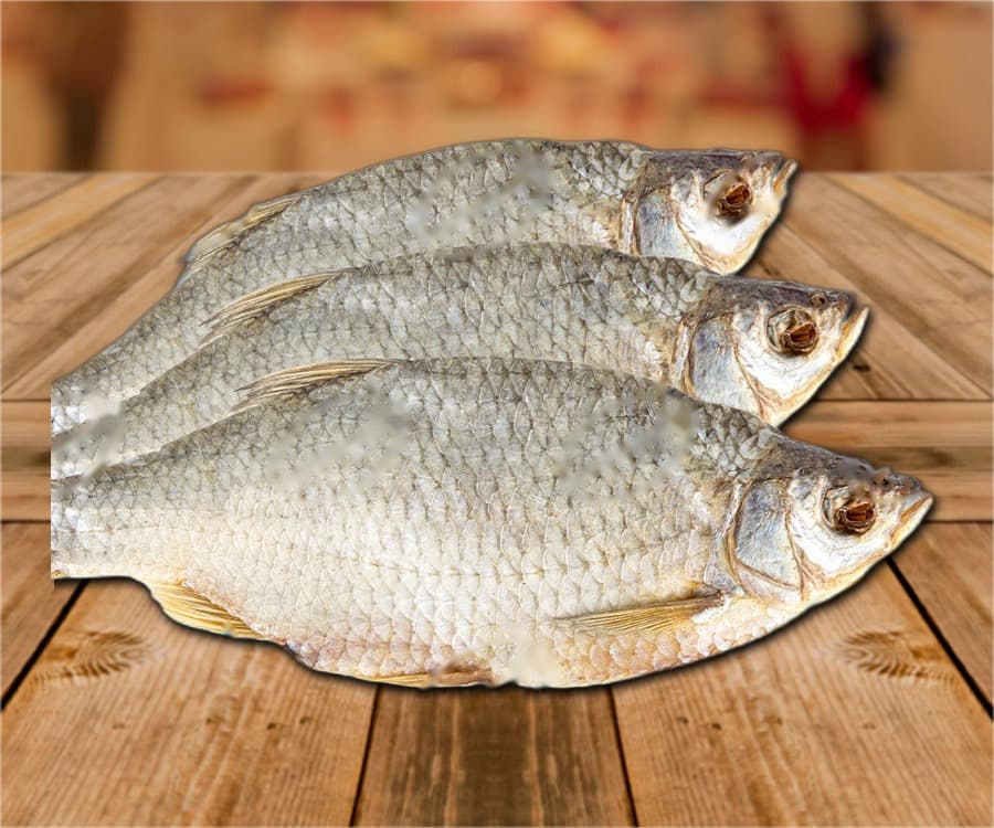 Rudd (Scardinius erythrophtalmus) entier, non coupé, salé, séché, congelé, 15-20 cm