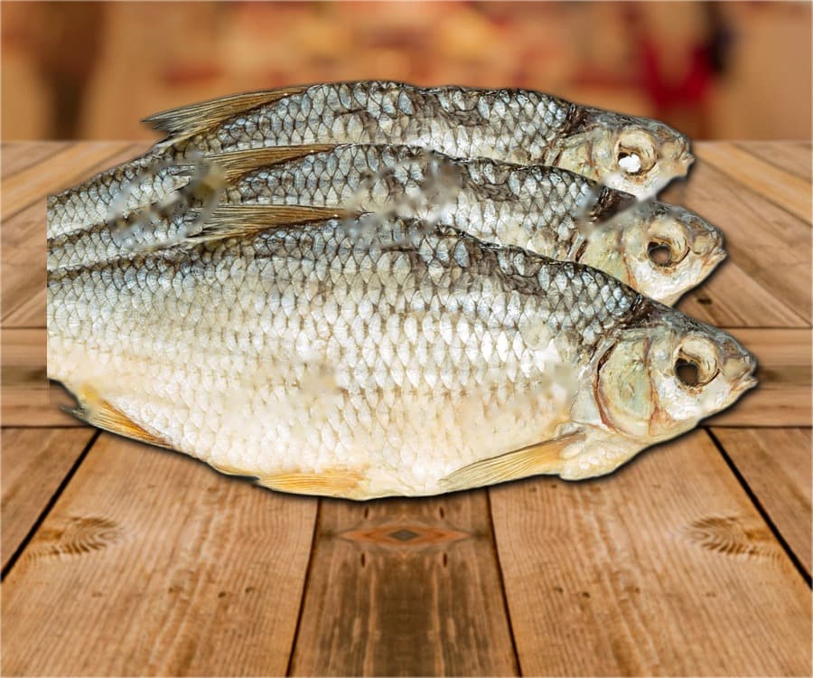 Scardola (Rutilus) salata, essiccata, con la testa, eviscerata (12-24 cm)