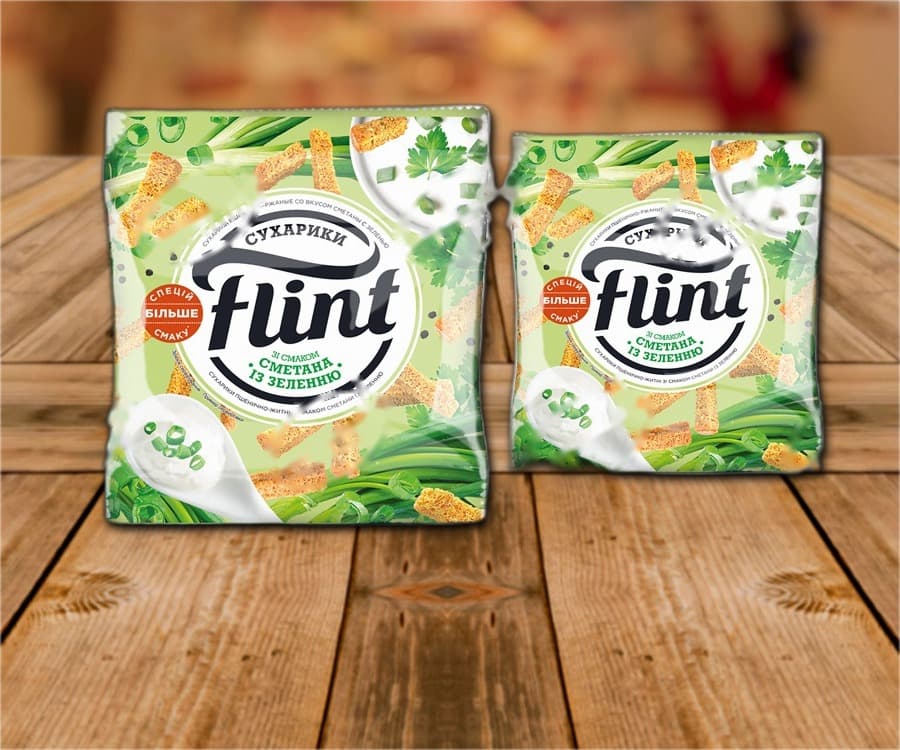 Pains grillés fourrés à la crème fraîche et aux herbes