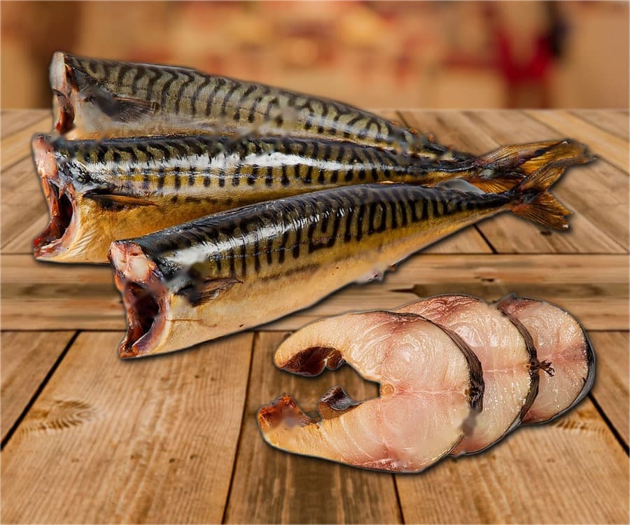 Sgombro affumicato a freddo, senza testa, surgelato