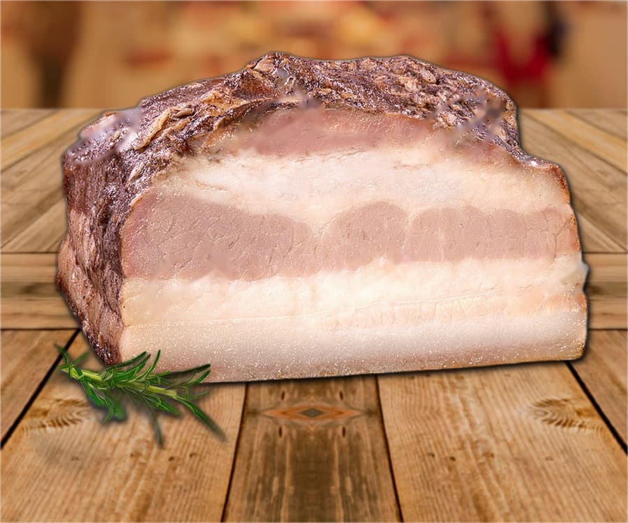 Poitrine de porc « Salo Altaiskoje » à l’ail